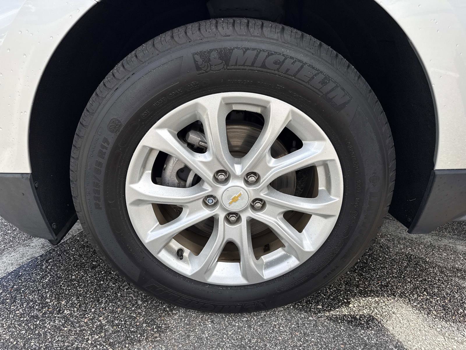 Used 2018 Chevrolet Equinox LS image 32