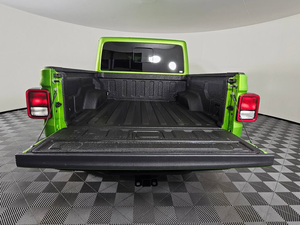 Used 2025 Jeep Gladiator Sport image 15
