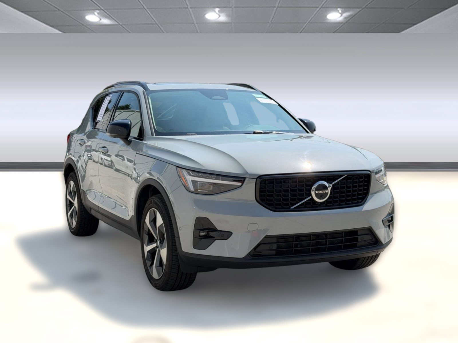 Certified 2026 Volvo XC40 B5 Plus w/ Protection Package Premier AWD/4WD image 7