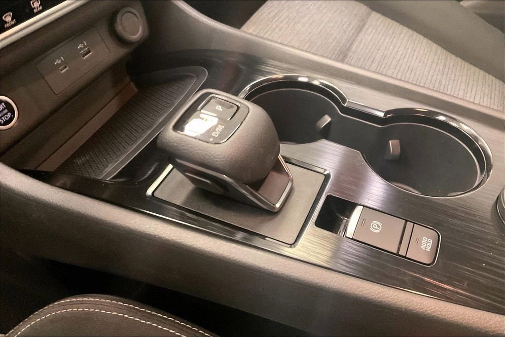 Certified 2022 Nissan Rogue SV image 16