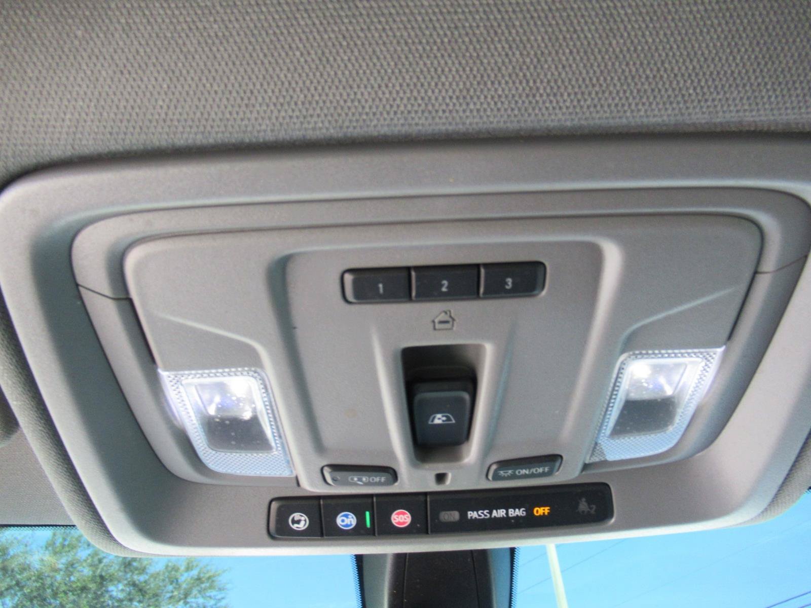 Used 2021 Chevrolet Silverado 1500 LTZ AWD/4WD image 29