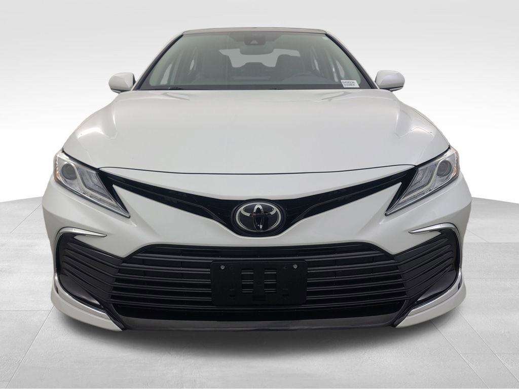 Used 2024 Toyota Camry XLE w/ Cold Weather Package image 11