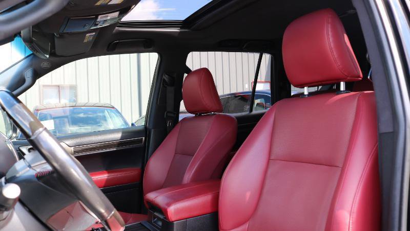 Used 2020 Lexus GX 460 Premium w/ Premium Package image 11