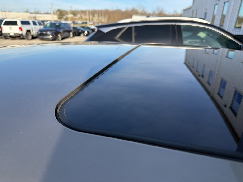 Used 2002 Cadillac De Ville DTS w/ Premium Equipment Pkg image 26