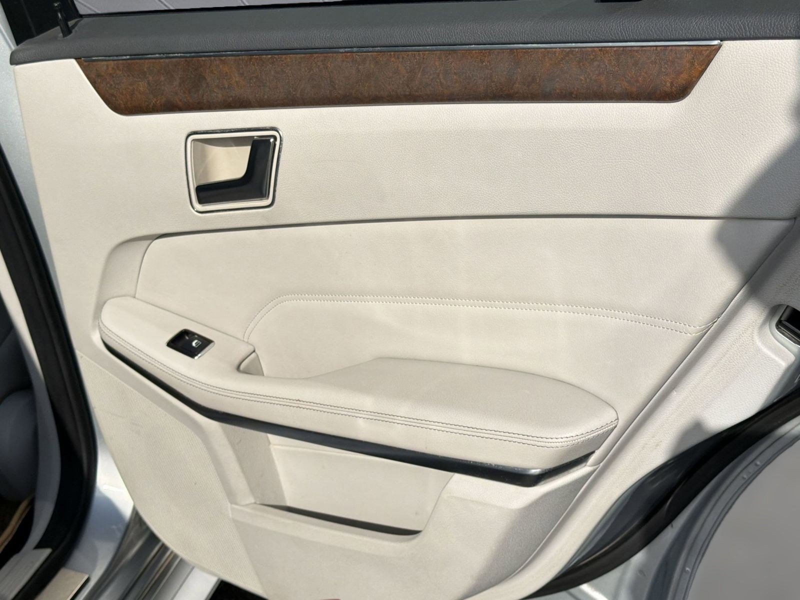 Used 2014 Mercedes-Benz E 350 Sedan image 21