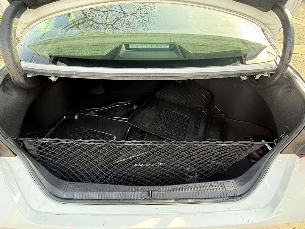 Used 2022 Toyota Avalon XSE w/ Carpet Mat Package (TMS) image 8
