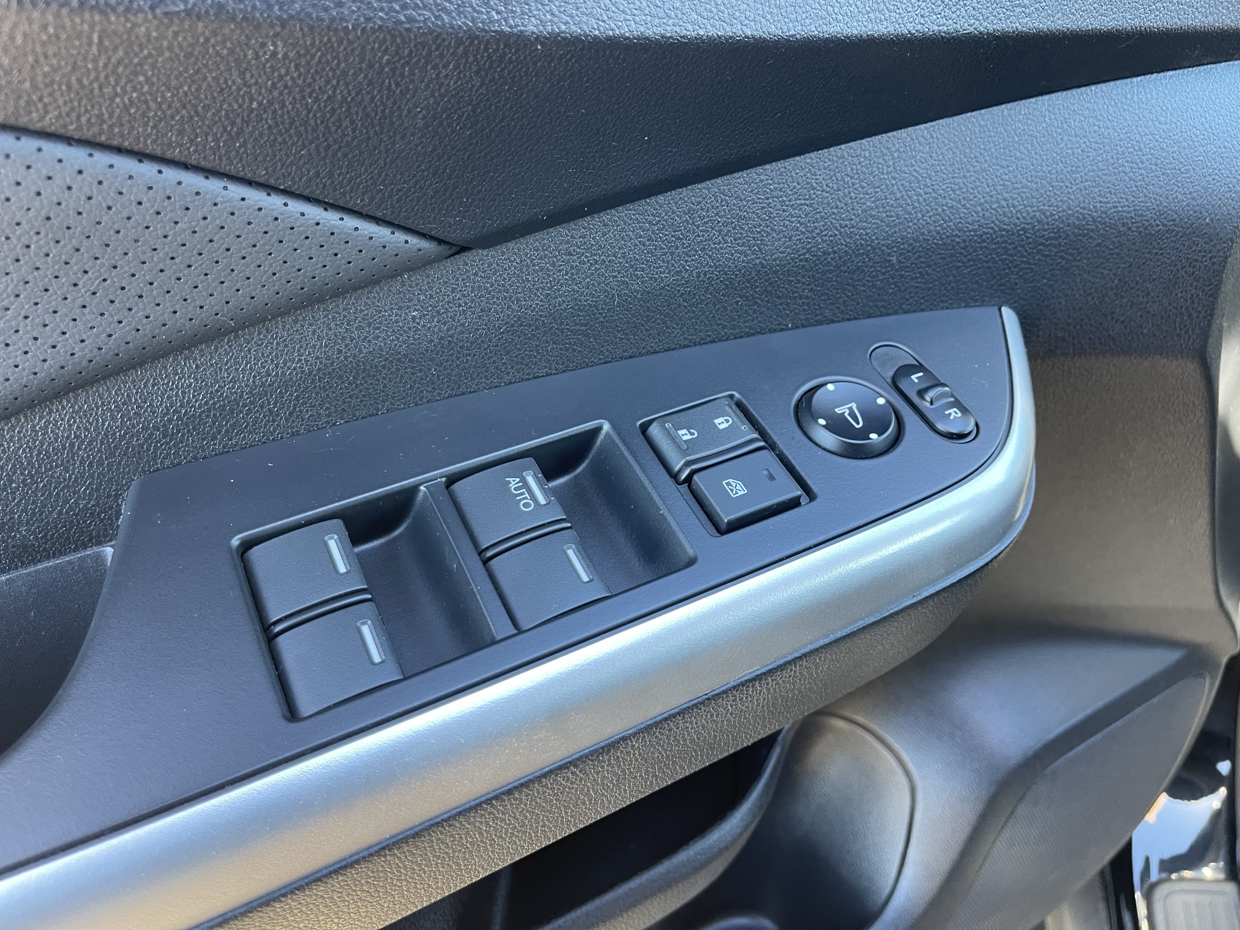 Used 2016 Honda CR-V EX-L image 21