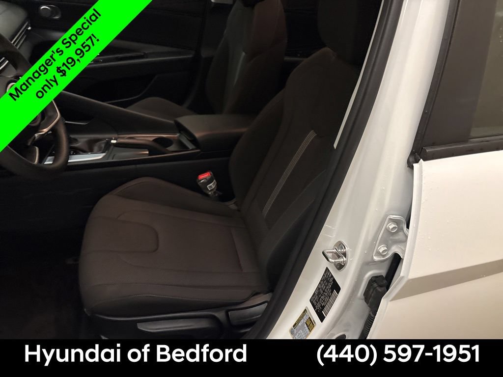 Certified 2026 Hyundai Elantra SE w/ Cargo Package FWD image 12