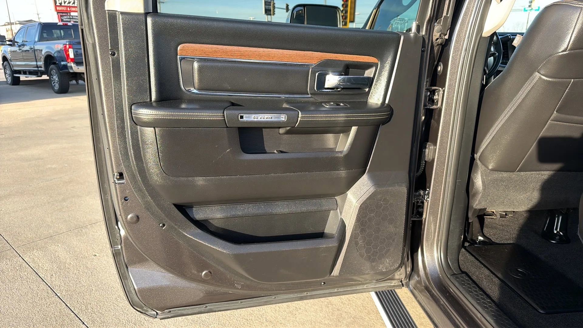 Used 2016 RAM 3500 Laramie image 52