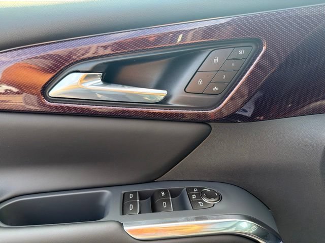 New 2027 Chevrolet Traverse RS w/ LPO, Floor Liner Package AWD/4WD image 25