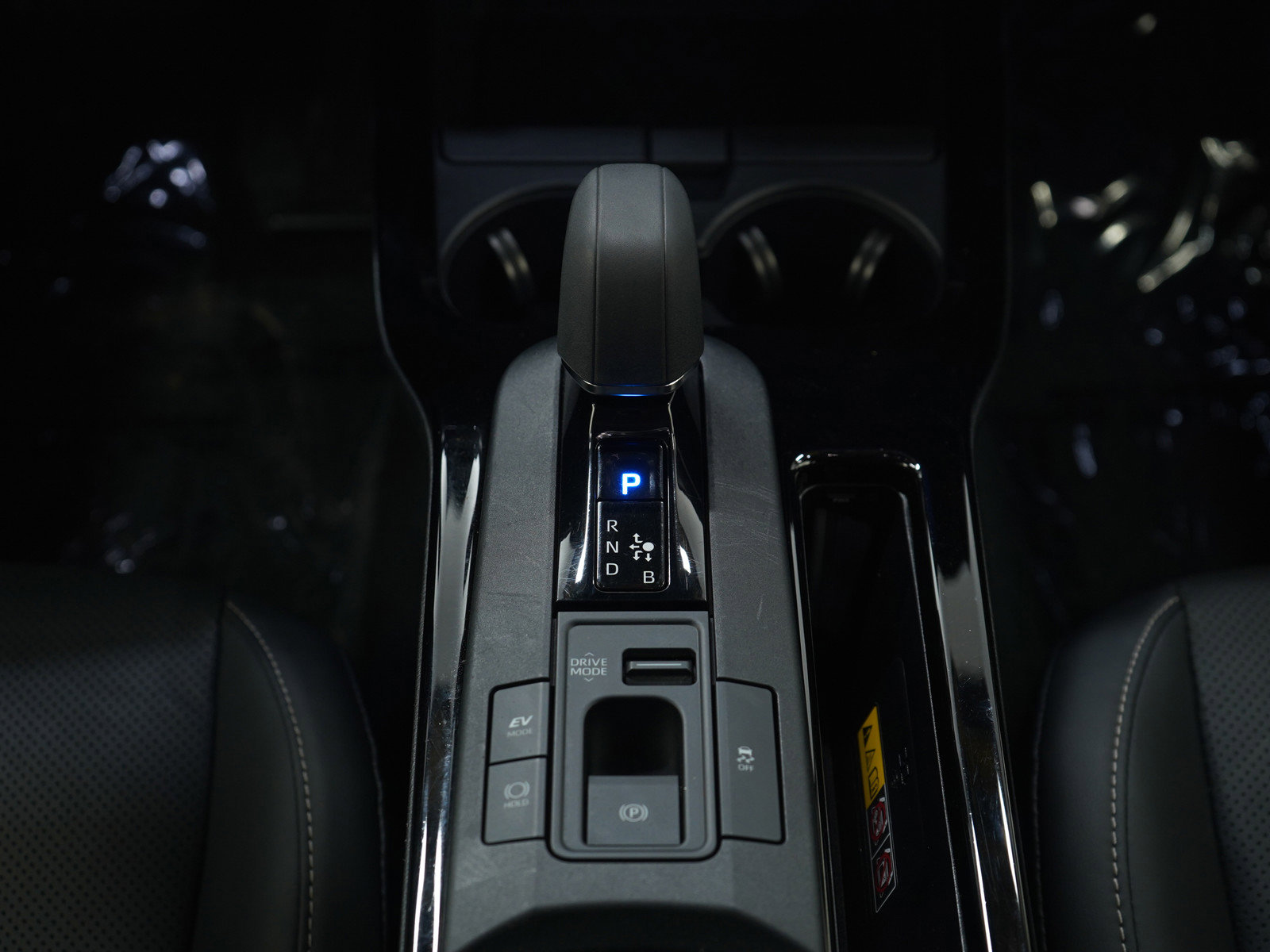 Used 2024 Toyota Prius XLE image 16