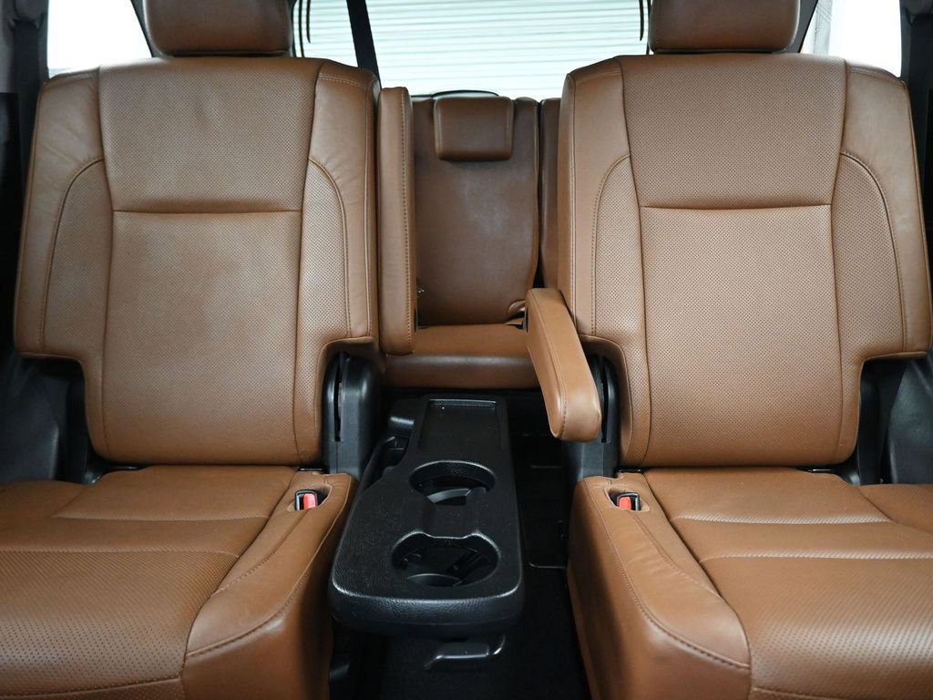 Used 2017 Toyota Highlander Limited w/ Protection Package #3 image 31