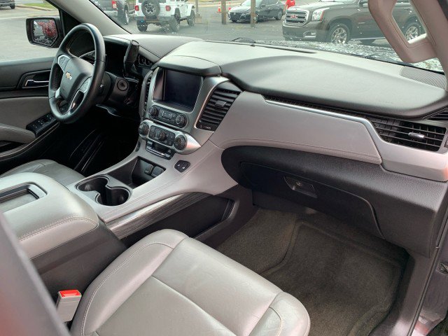 Used 2015 Chevrolet Suburban LT RWD image 17