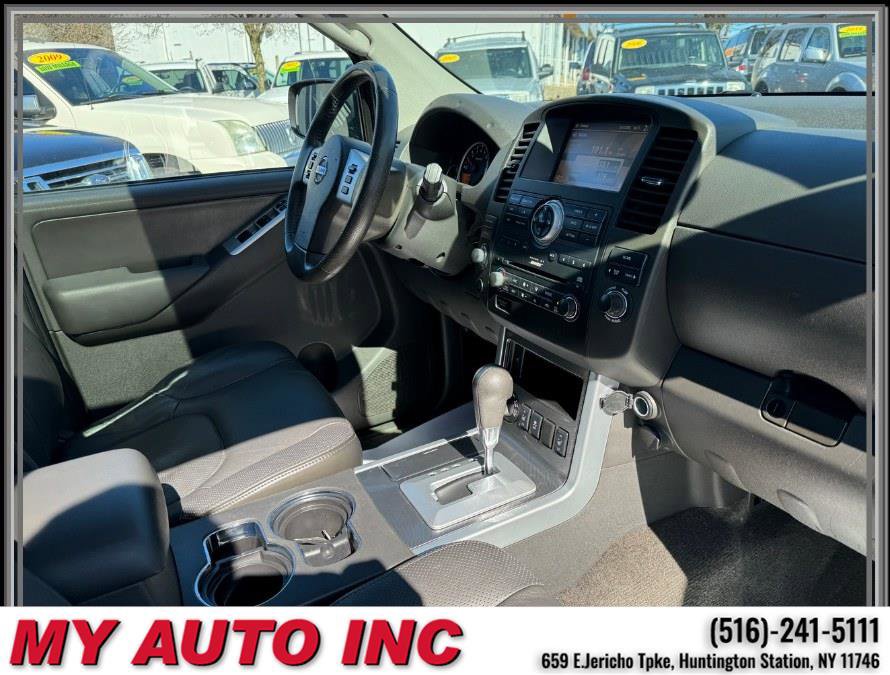 Used 2012 Nissan Pathfinder Silver image 27