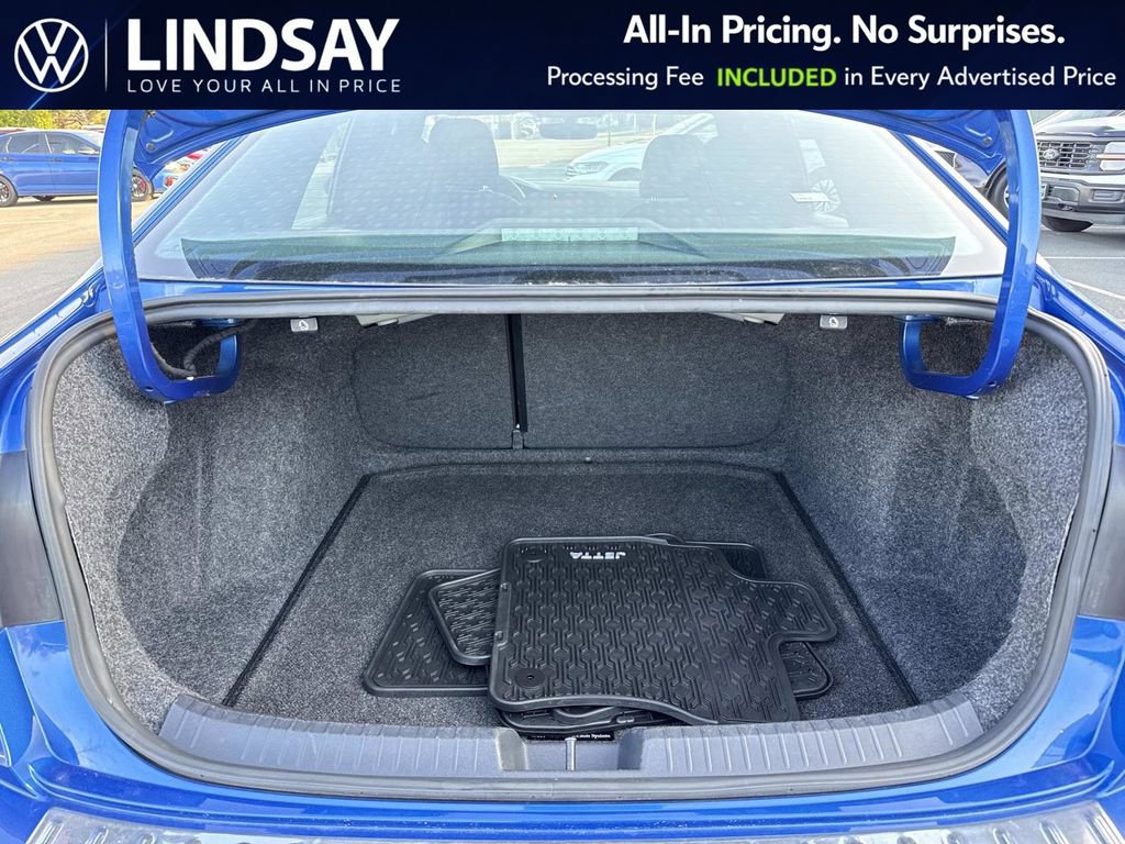Used 2023 Volkswagen Jetta Sport image 12