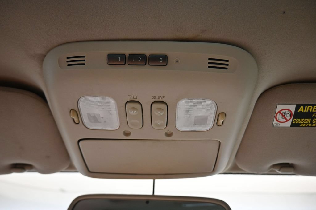 Used 2004 Toyota Land Cruiser AWD/4WD image 24