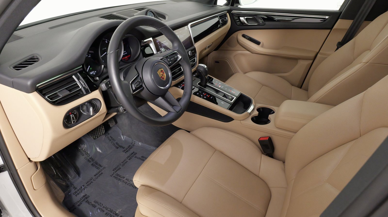 Used 2025 Porsche Macan image 33