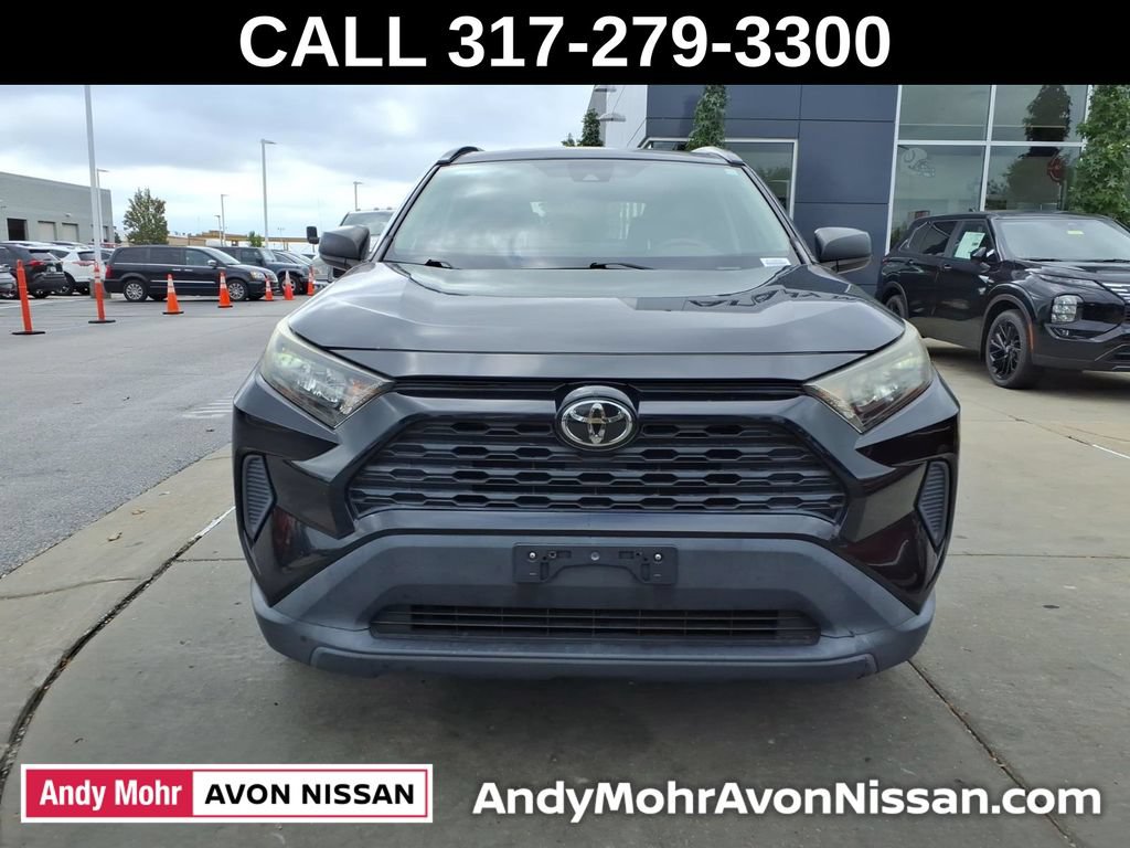Used 2019 Toyota RAV4 LE AWD/4WD image 3