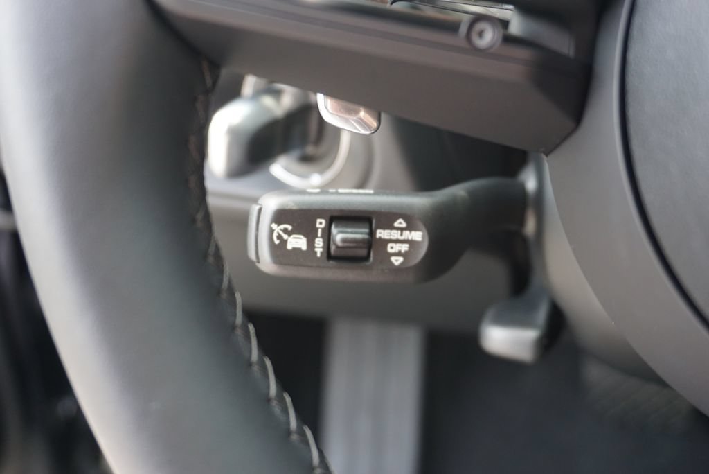 Used 2023 Porsche Macan S AWD/4WD image 32
