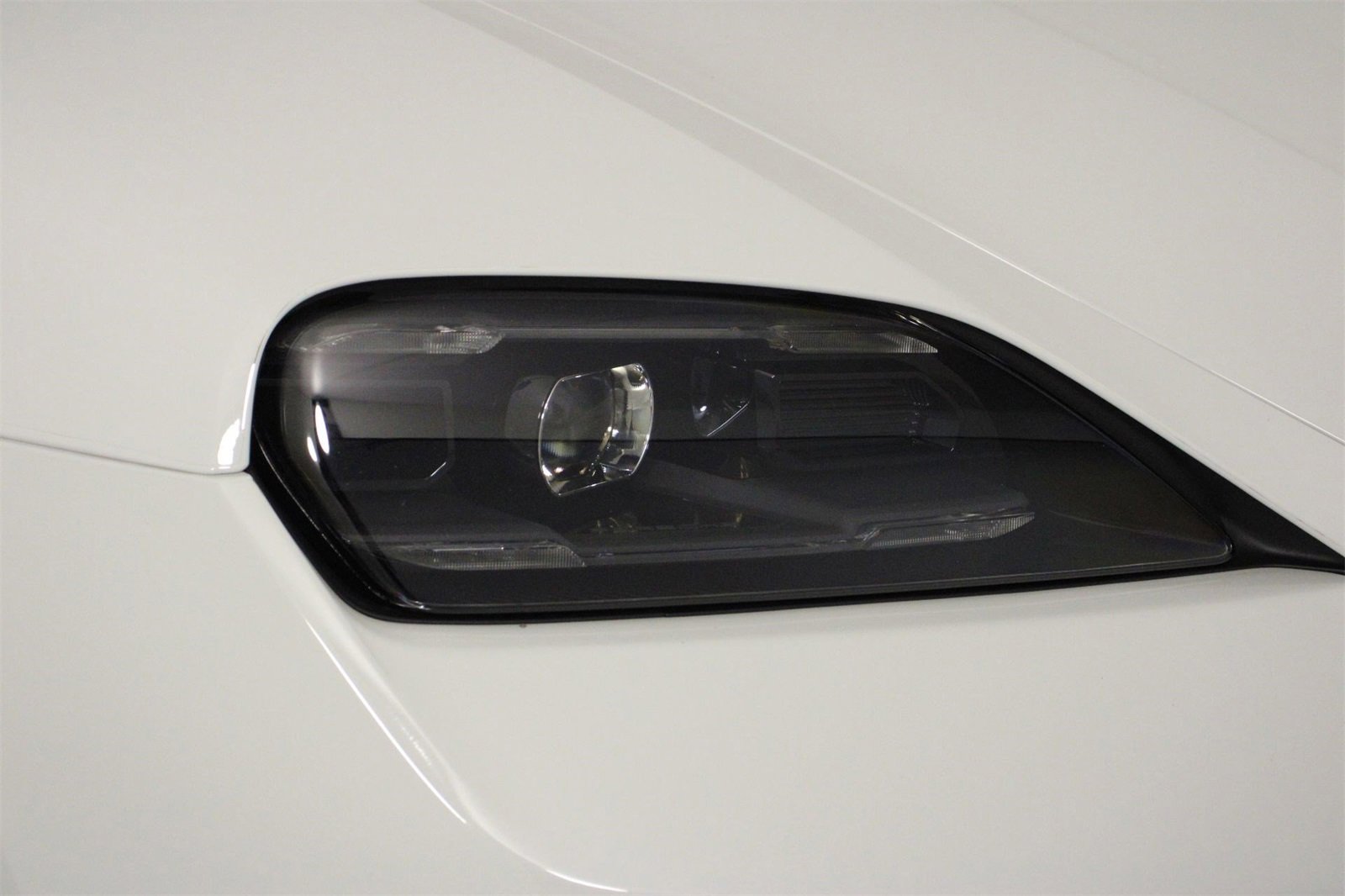 Used 2025 Porsche Taycan image 26