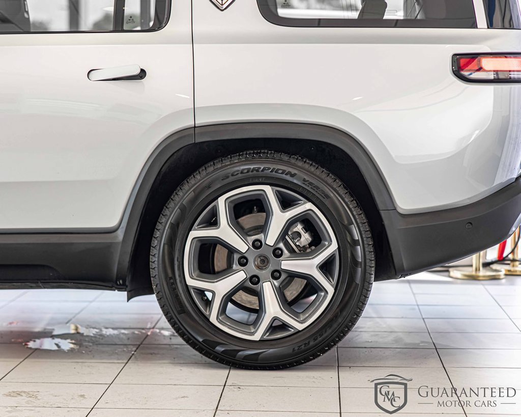 Used 2024 Rivian R1S Adventure Dual AWD/4WD image 9