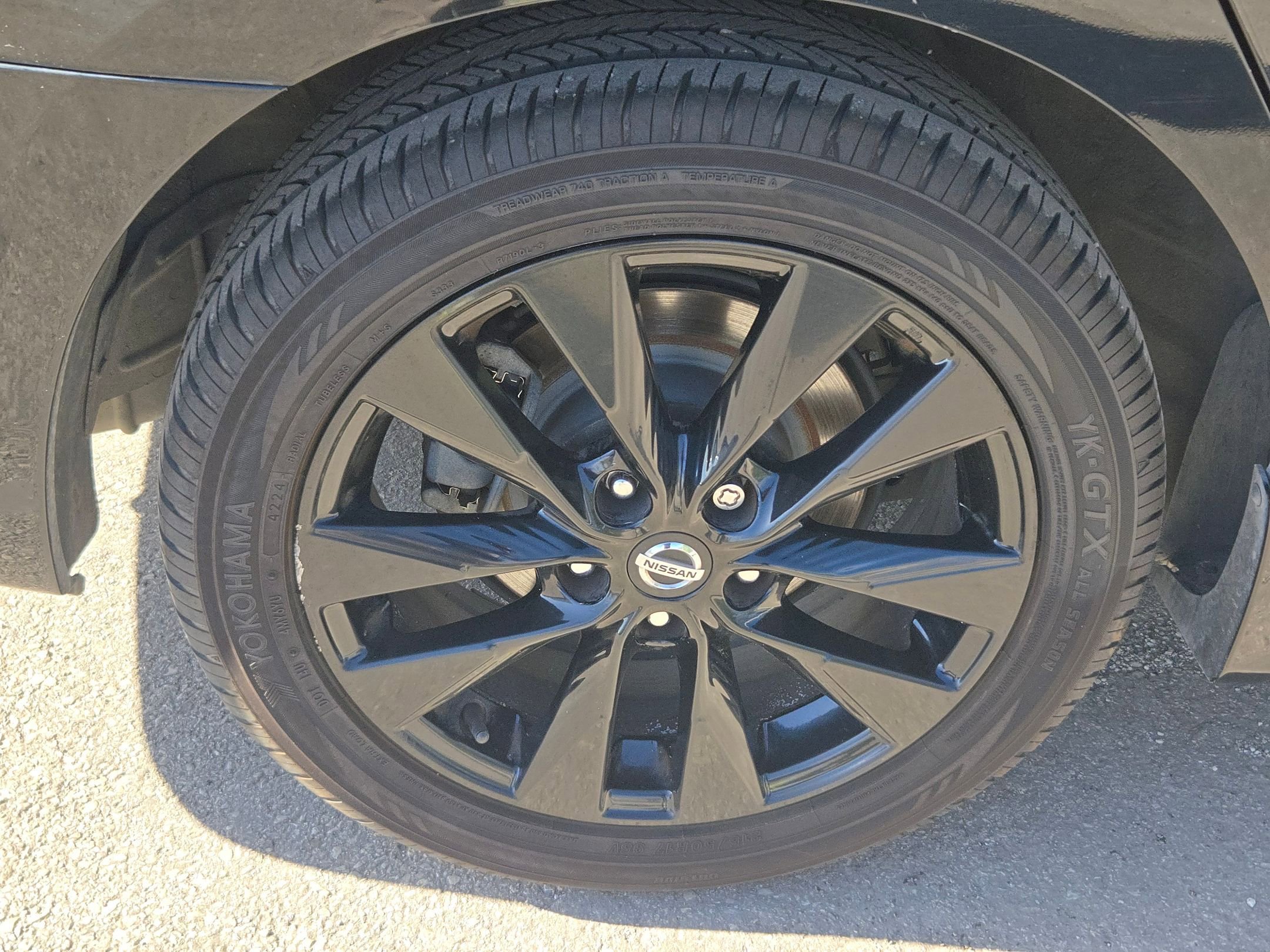 Used 2018 Nissan Sentra SR w/ SR Midnight Edition Package image 31