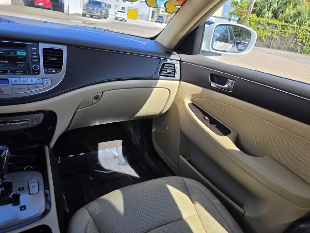 Used 2011 Hyundai Genesis 3.8 w/ Premium Navigation Pkg 3 RWD image 10