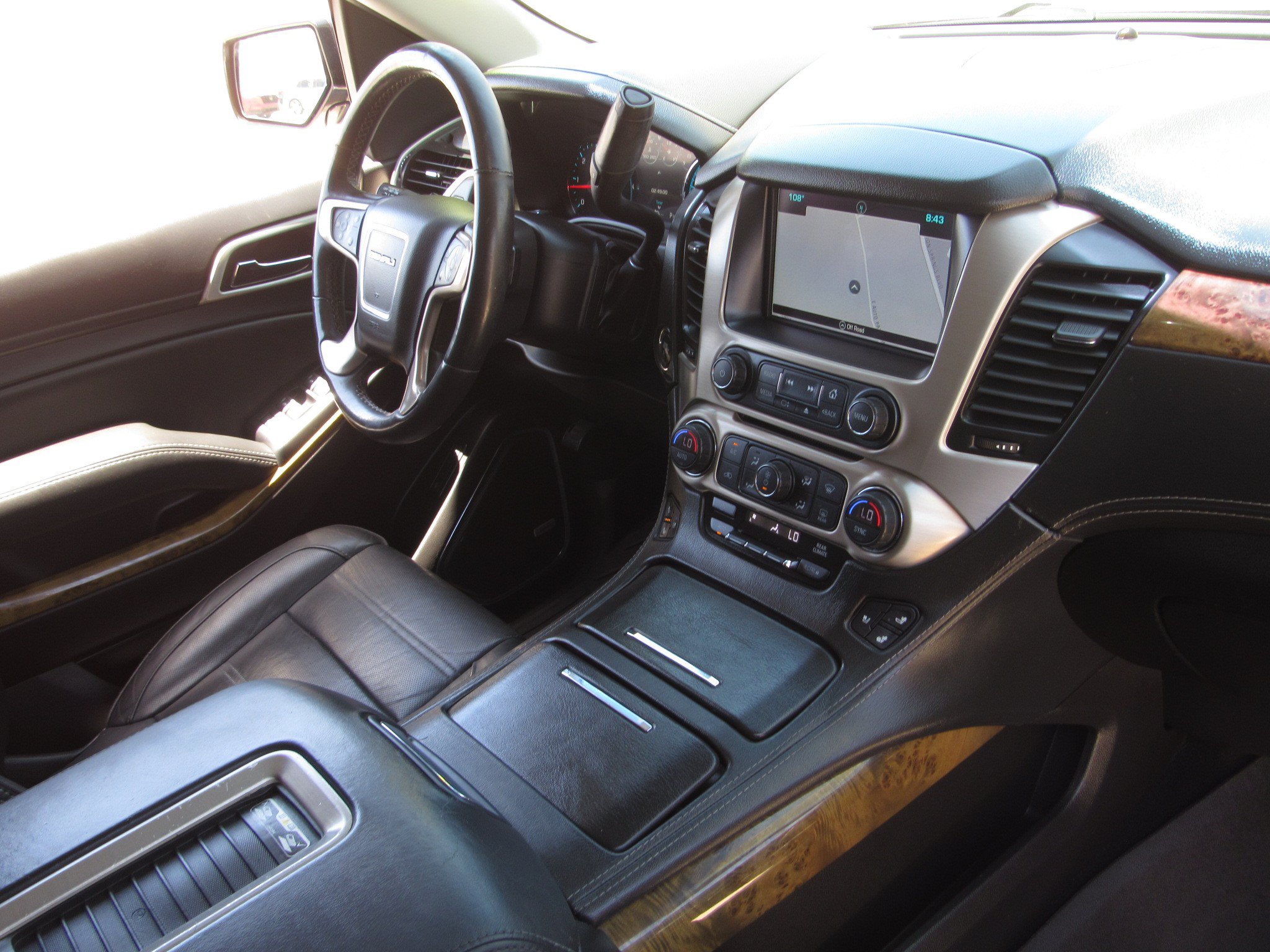 Used 2017 GMC Yukon Denali RWD image 9