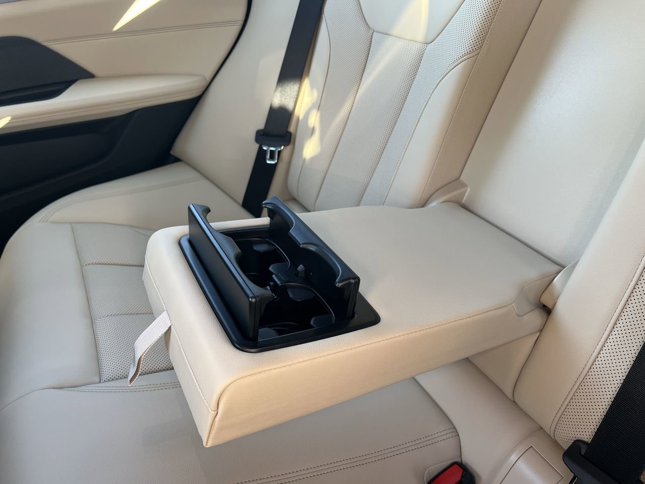 Used 2026 BMW i4 eDrive40 w/ Premium Package image 33