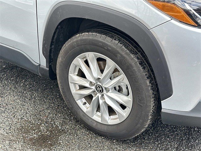 Used 2024 Toyota Corolla Cross LE image 7