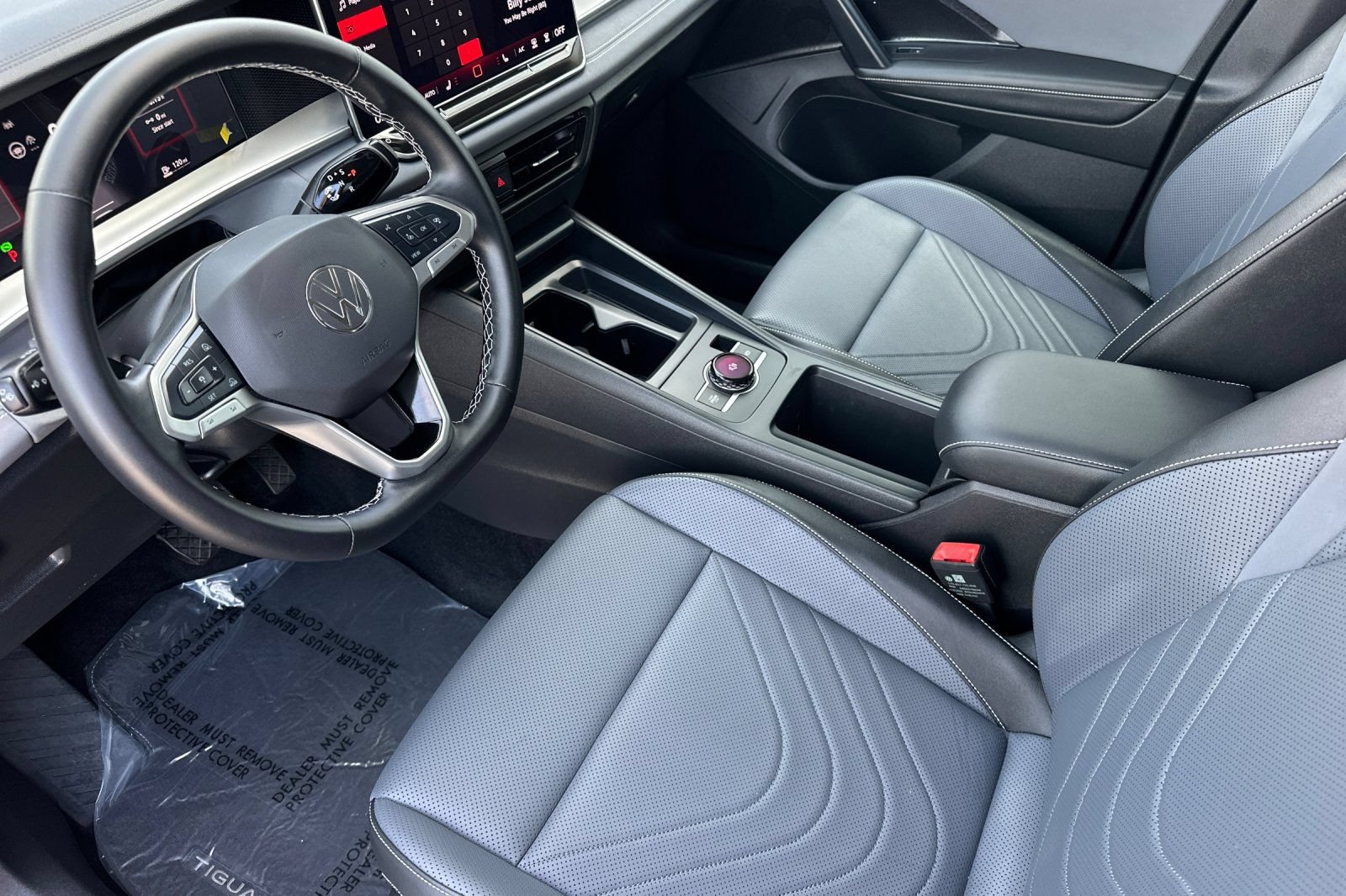 Used 2025 Volkswagen Tiguan SE FWD image 10