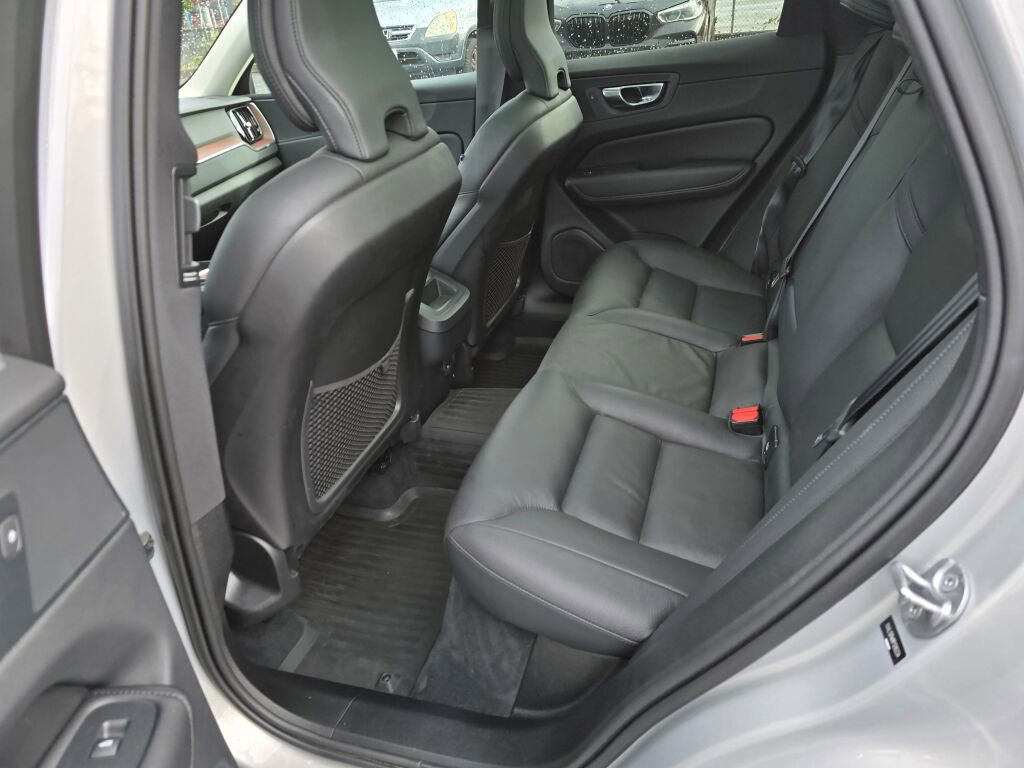 Used 2023 Volvo XC60 B5 Plus w/ Climate Package image 17