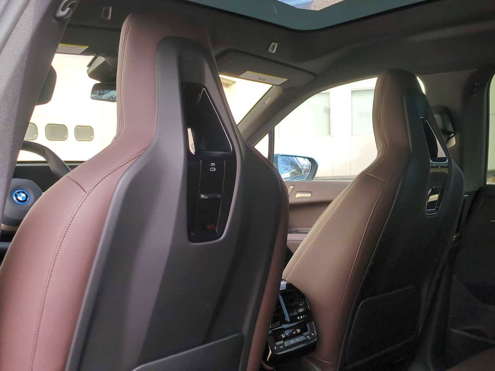 New 2025 BMW iX xDrive50 w/ Premium Package image 18