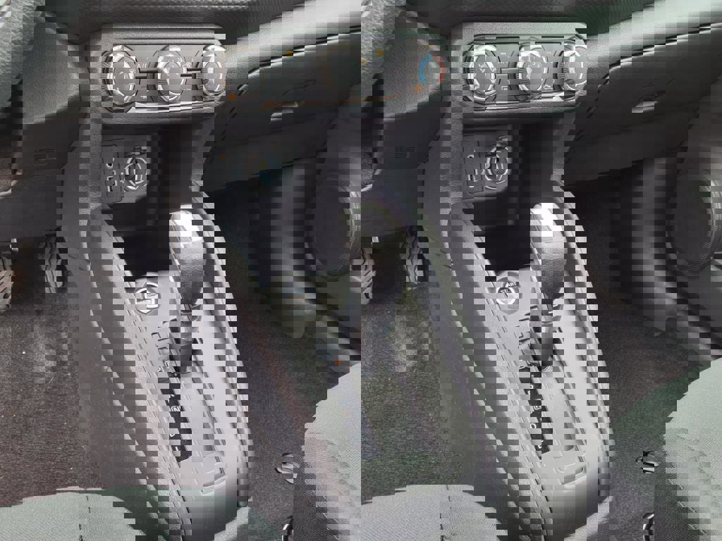 New 2025 Nissan Kicks Play S image 11