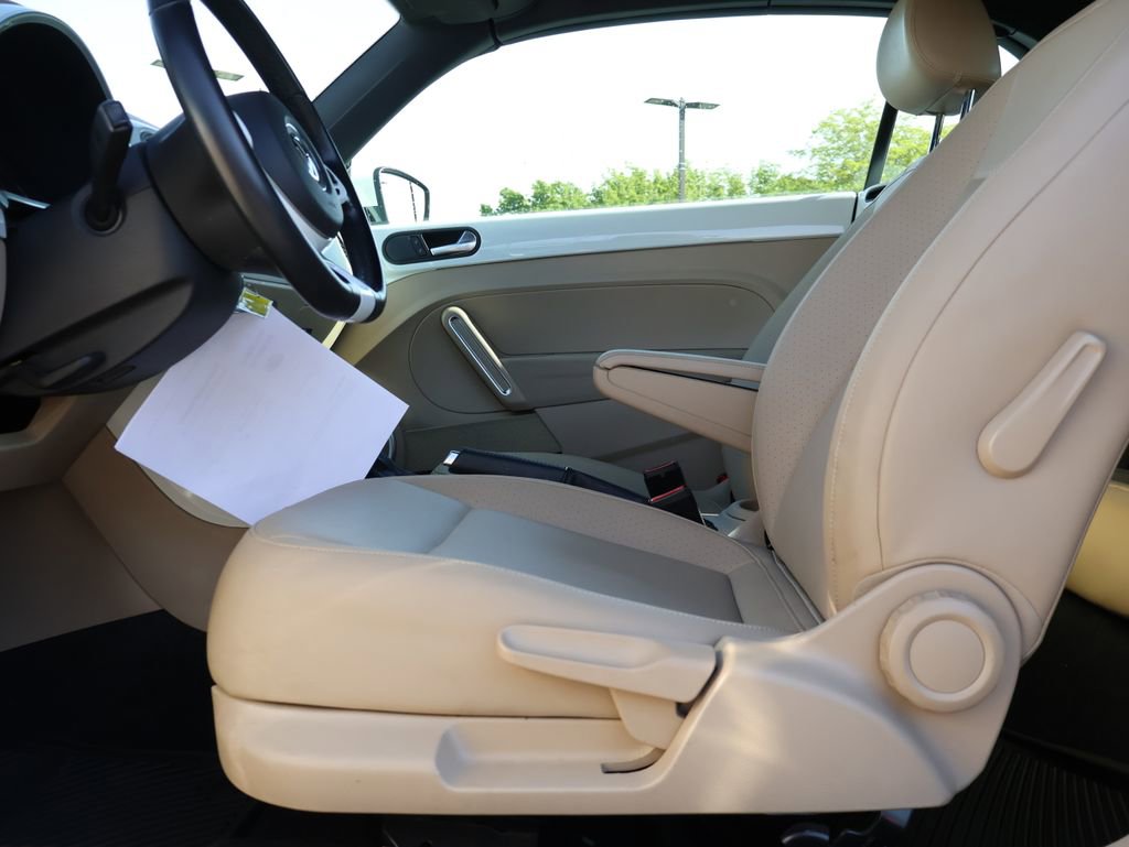 Used 2019 Volkswagen Beetle 2.0T S FWD image 31