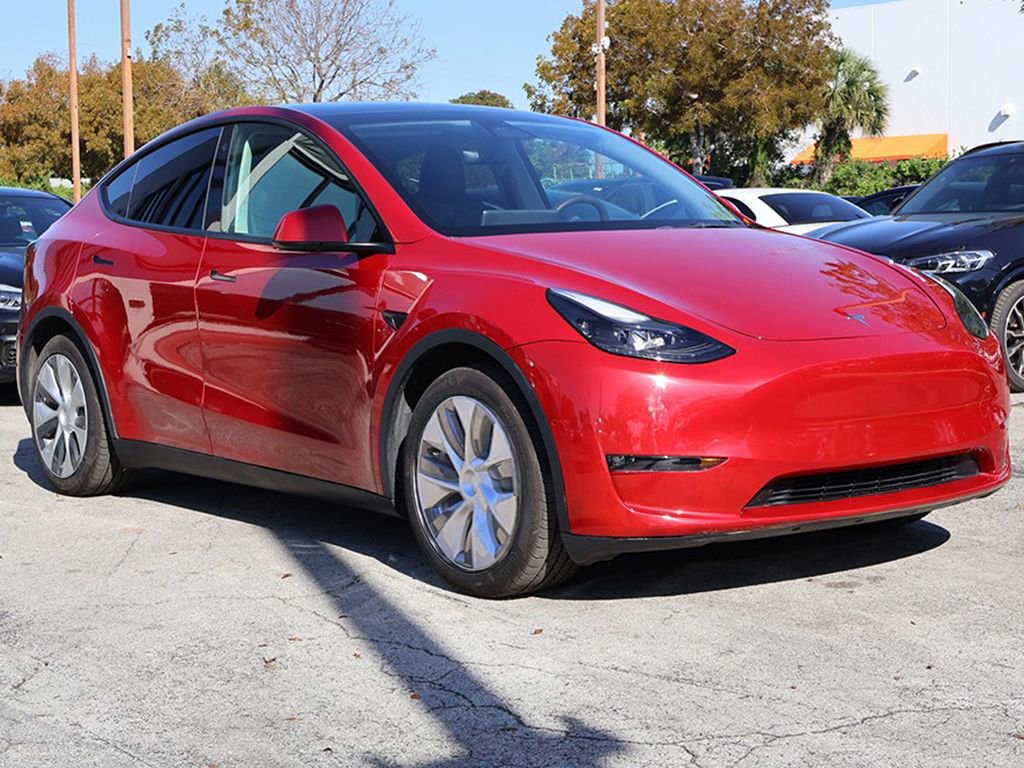 Used 2022 Tesla Model Y Long Range AWD/4WD image 2