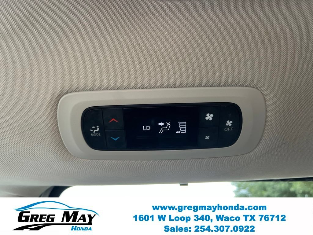 Used 2021 Chrysler Voyager Lxi FWD image 17