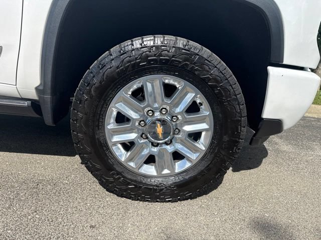 Used 2024 Chevrolet Silverado 2500 High Country w/ High Country Premium Package AWD/4WD image 11