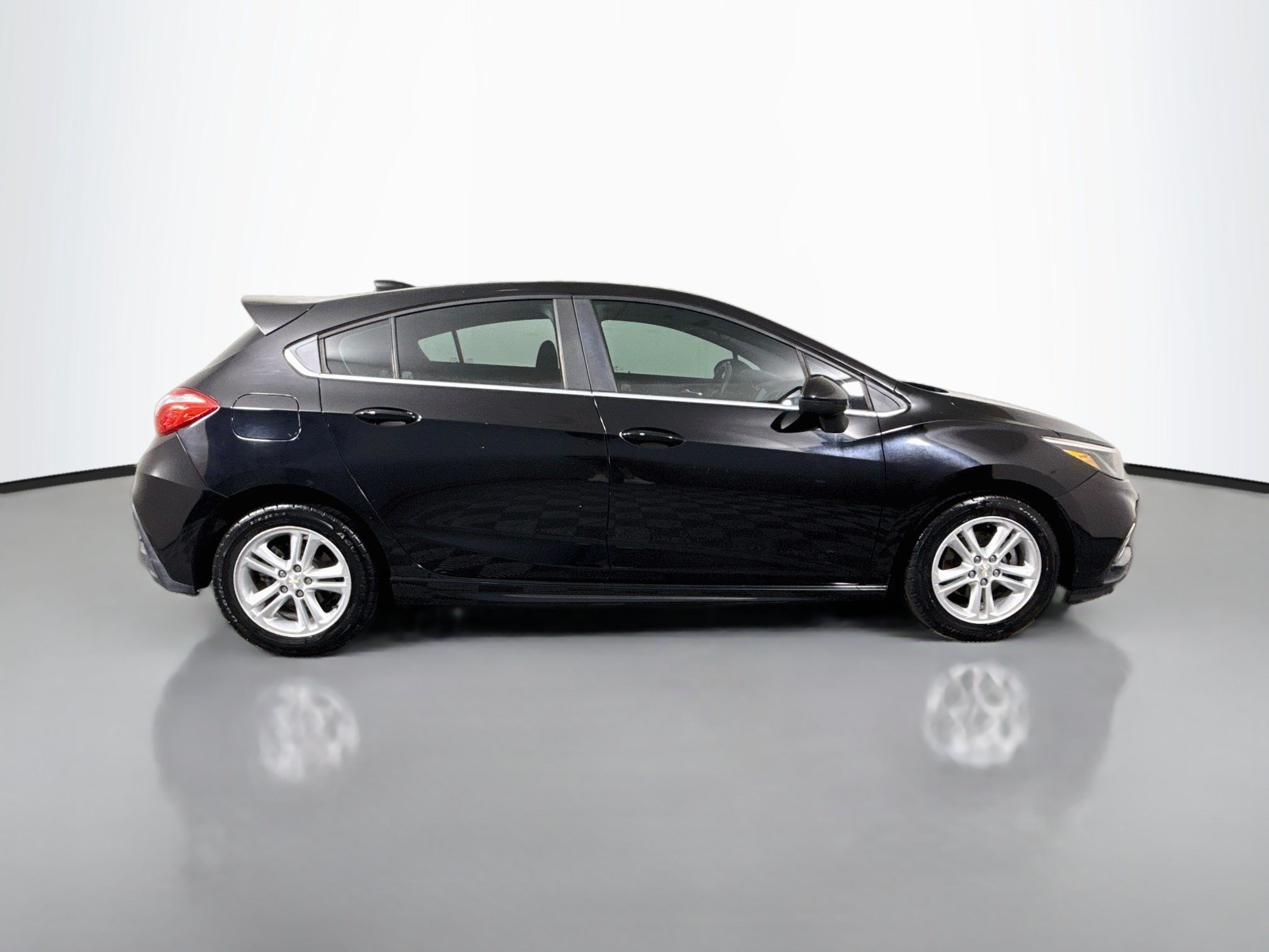 Used 2017 Chevrolet Cruze LT w/ Convenience Package FWD image 11