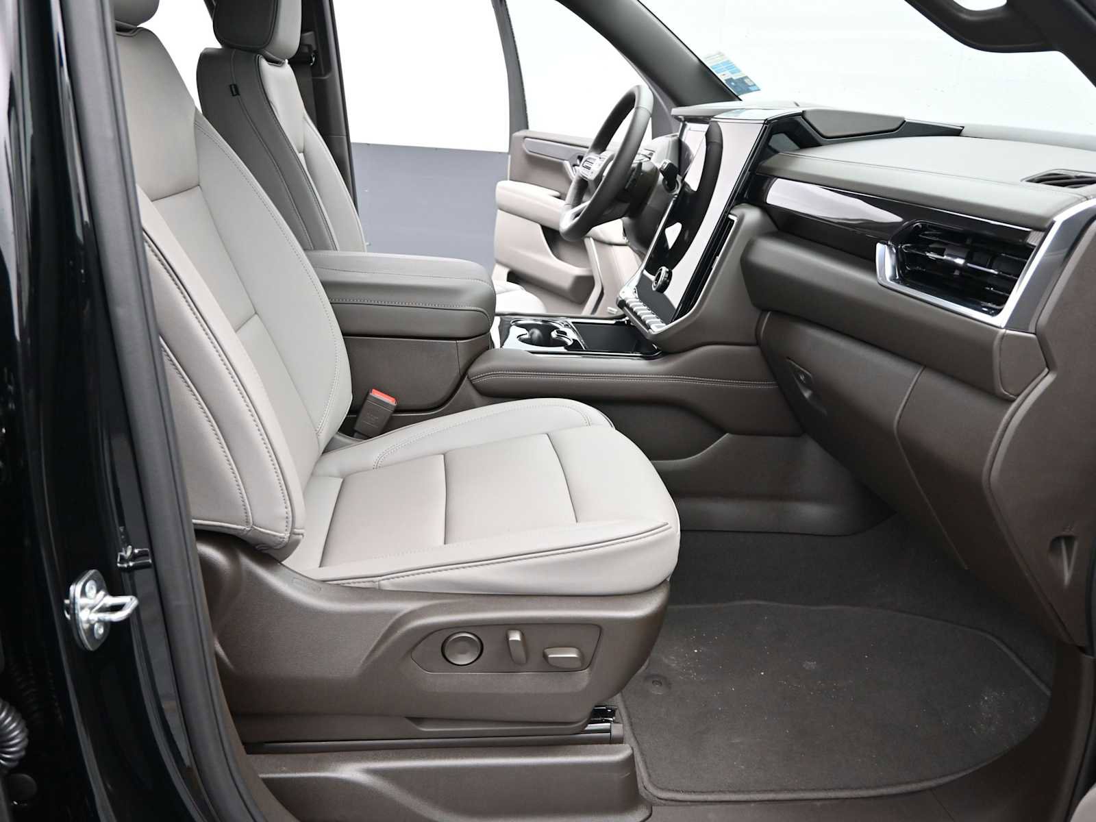 New 2026 GMC Yukon XL Elevation image 20