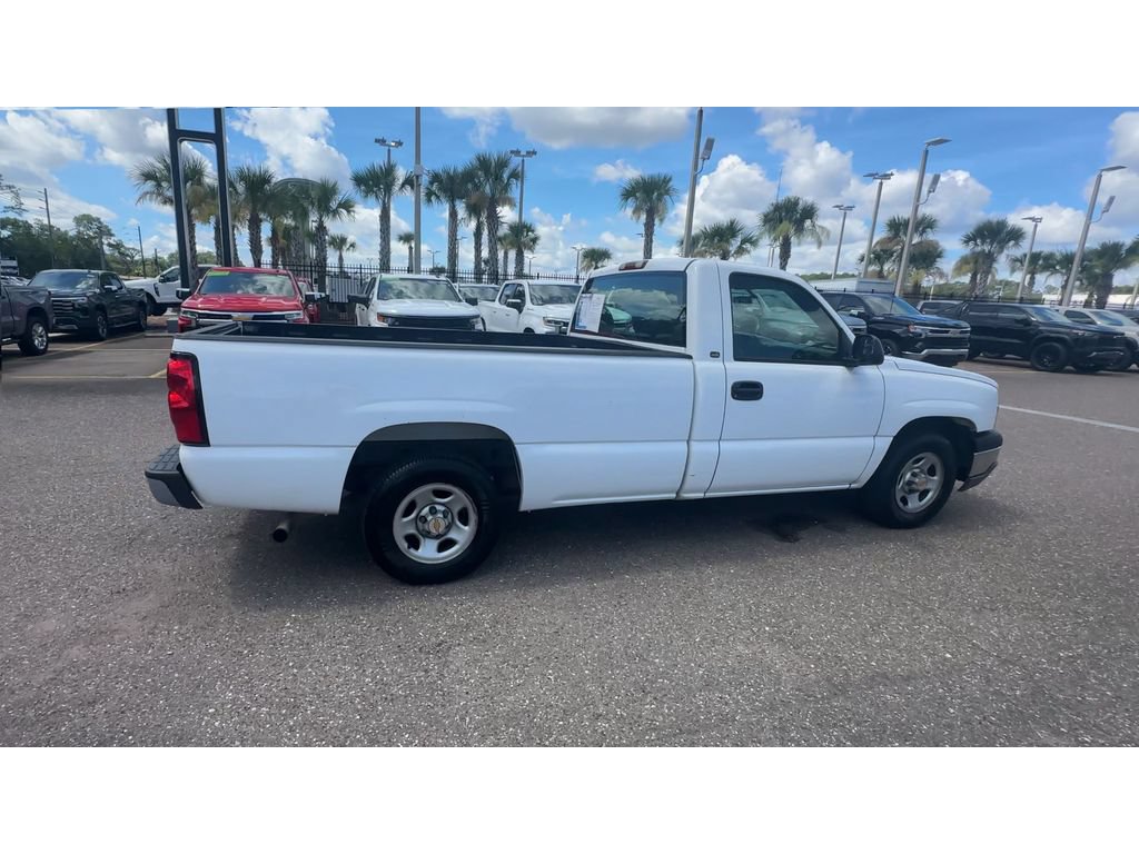 Used 2004 Chevrolet Silverado 1500 W/T RWD image 2