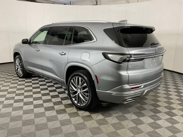 Used 2025 Buick Enclave Avenir w/ Super Cruise Package AWD/4WD image 4
