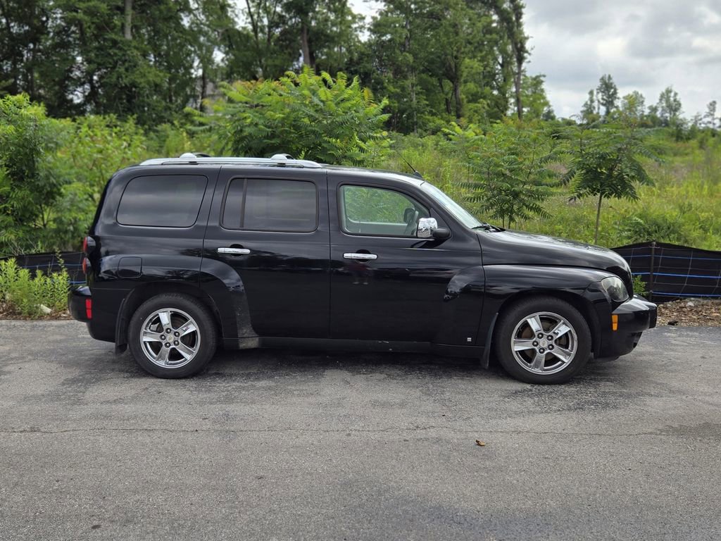 Used 2009 Chevrolet HHR LT FWD image 2
