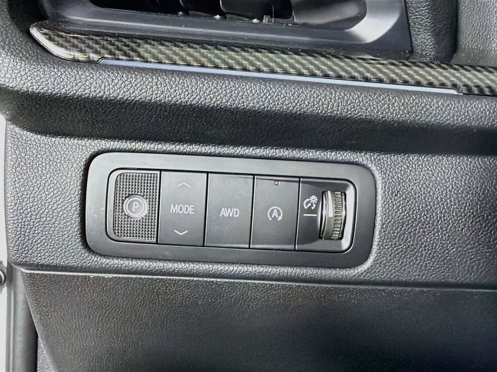 New 2027 Chevrolet Traverse Z71 w/ LPO, Floor Liner Package AWD/4WD image 10