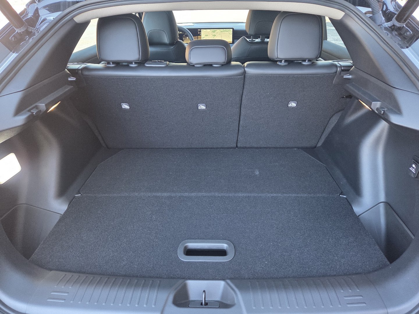 New 2026 Nissan Leaf Platinum+ w/ Cargo Package (Platinum+) FWD image 22