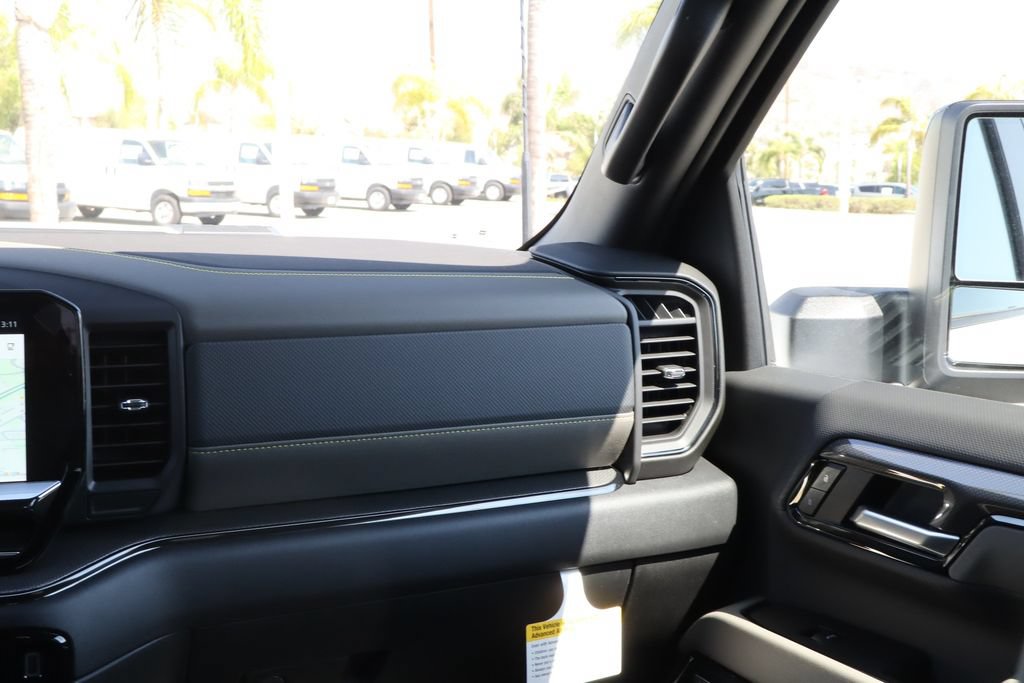 New 2026 Chevrolet Silverado 2500 ZR2 w/ LPO, Dark Essentials Package AWD/4WD image 30