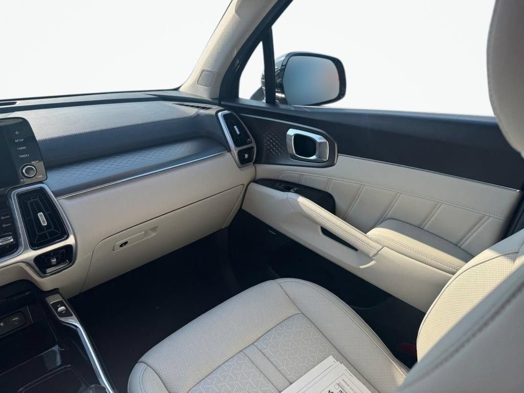 Certified 2023 Kia Sorento SX Prestige AWD/4WD image 16