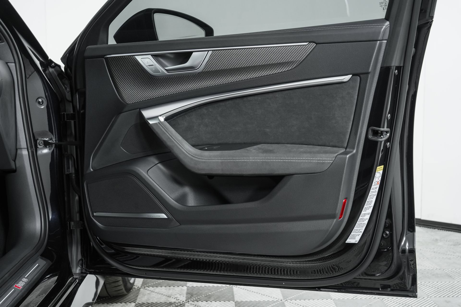 Used 2024 Audi RS 6 performance w/ Matte Carbon Package image 68