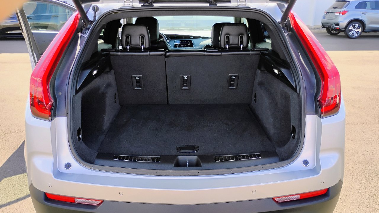 Used 2020 Cadillac XT4 Premium Luxury image 18