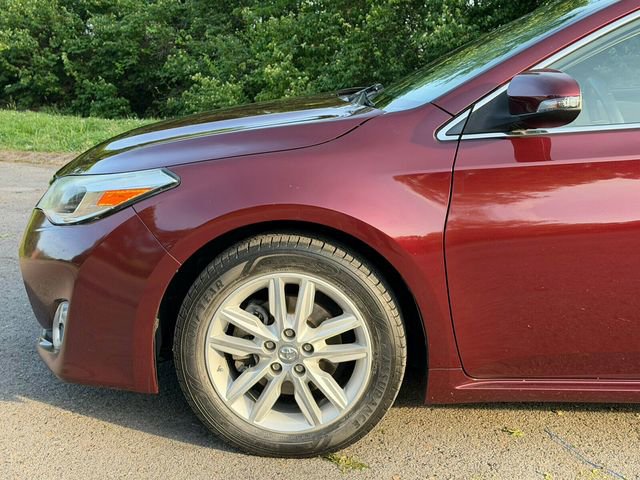 Used 2015 Toyota Avalon XLE Premium FWD image 3